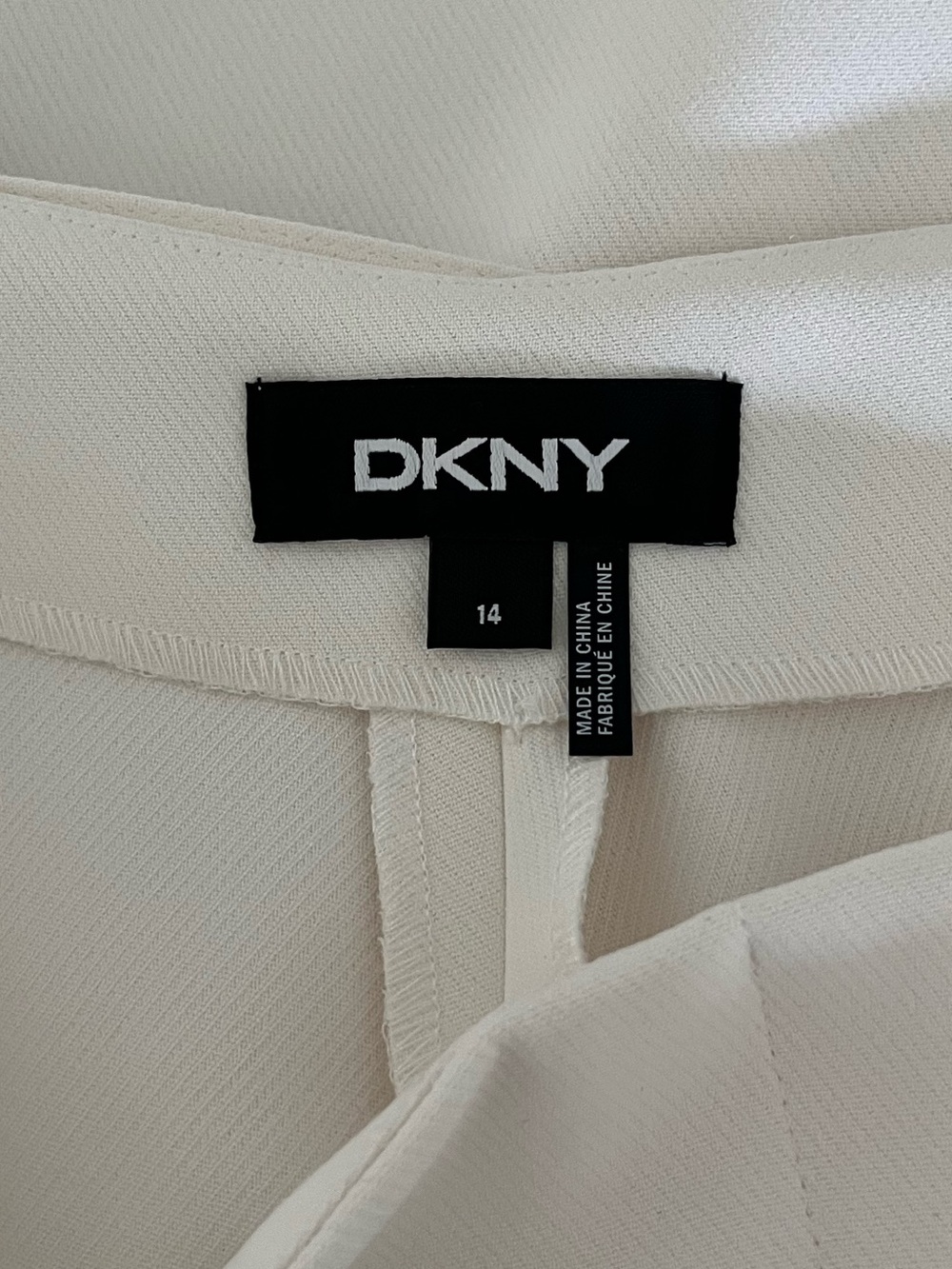DKNY High-Waist High Drape 
Split-Leg Ivory Pants with Tie Belt - Picture 8 of 12